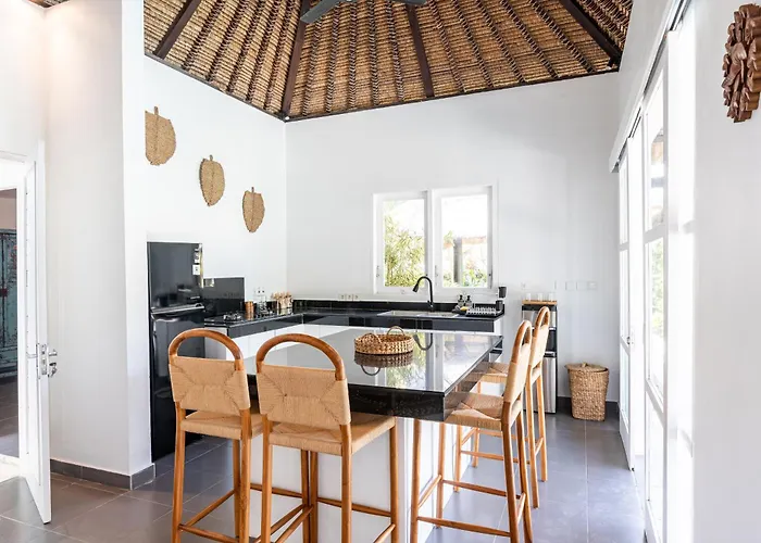 Coastal Spaciousgarden-gather-relax &make Memories Villa Uluwatu (Bali)